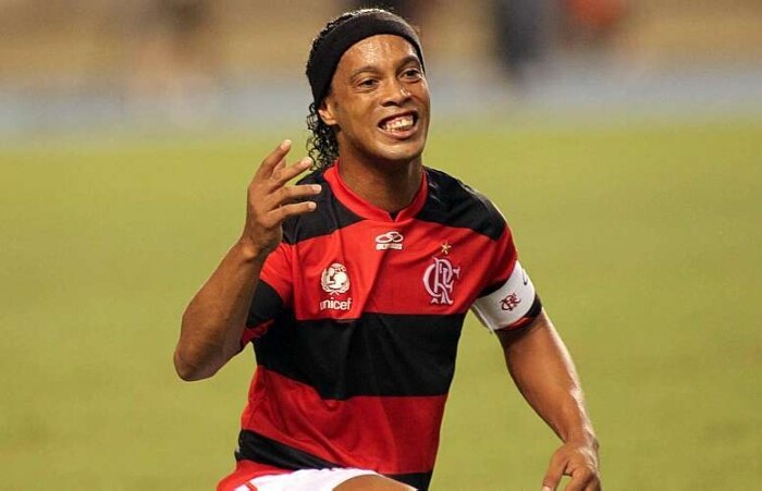 Atacante entra na Justiça para se desligar do clube após um ano e cinco meses