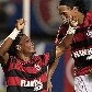 Diego Maurício se ajoelha ao lado de Ronaldinho na comemoração de gol do Fla sobre o Fortaleza Diego Maurício se ajoelha ao lado de Ronaldinho na comemoração de gol do Fla sobre o Fortaleza