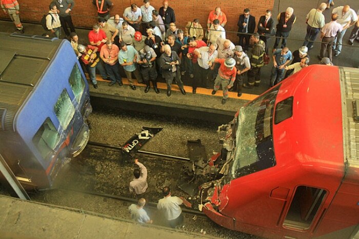 Dois trens da CPTM colidiram na Barra Funda nesta terça-feira, 12. 14 pessoas ficaram feridas