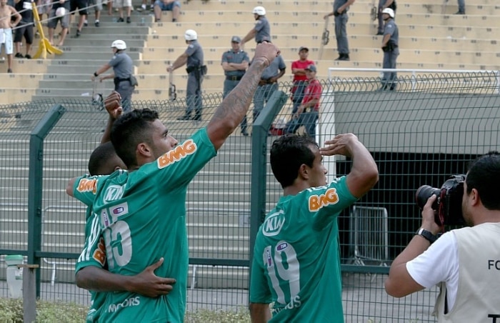 Em clássico disputado, Corinthians e Palmeiras empatam no Pacaembu
