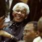 Mandela sorri durante homenagem a ele no Parlamento sul-africano Mandela sorri durante homenagem a ele no Parlamento sul-africano