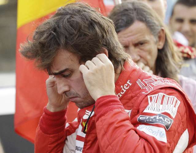 Por falar no espanhol, Alonso deixou Abu Dabi com uma cara de poucos amigos