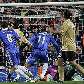 Drogba (11) chuta para marcar gol do Chelsea sobre a Juventus