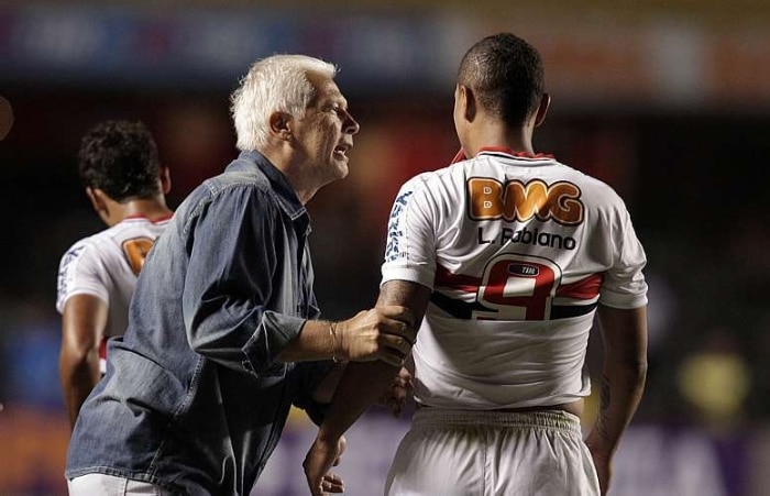 Leão não aguenta pressão e é demitido do São Paulo
