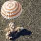 Nave russa Soyuz pousa no Casaquistão, trazendo de volta três astronautas