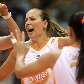 Carol (centro) comemora a vitória do Osasco sobre o Unilever, no Rio, por 3 sets a 1 pela Superliga 