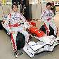 Glock e Kobayashi posam com a Toyota em evento no Japão