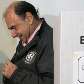 O candidato a senador pelo DEM, Cesar Maia, após votar em São Conrado, zona sul do Rio O candidato a senador pelo DEM, Cesar Maia, após votar em São Conrado, zona sul do Rio