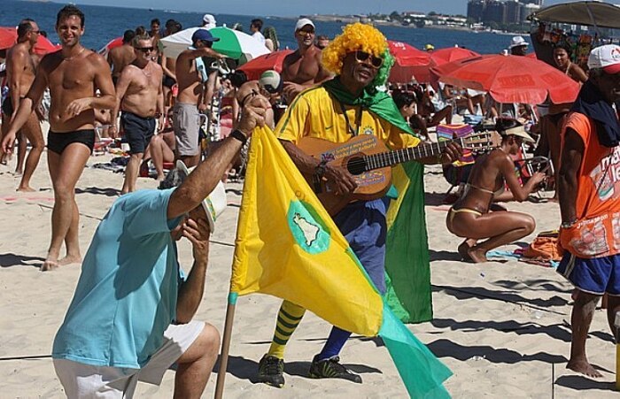Torcedores cariocas se reunem para assistir final olímpica; Brasil fica com a medalha de prata