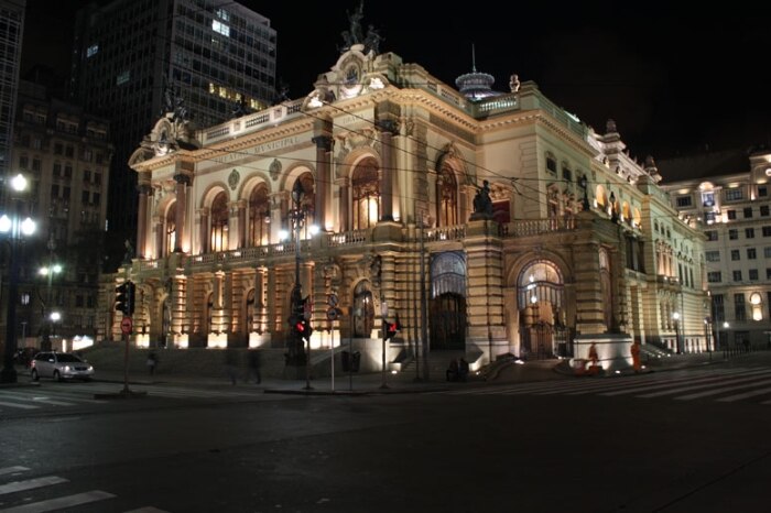 Teatro Municipal de São Paulo completa 100 anos esse mês.01/09/2011