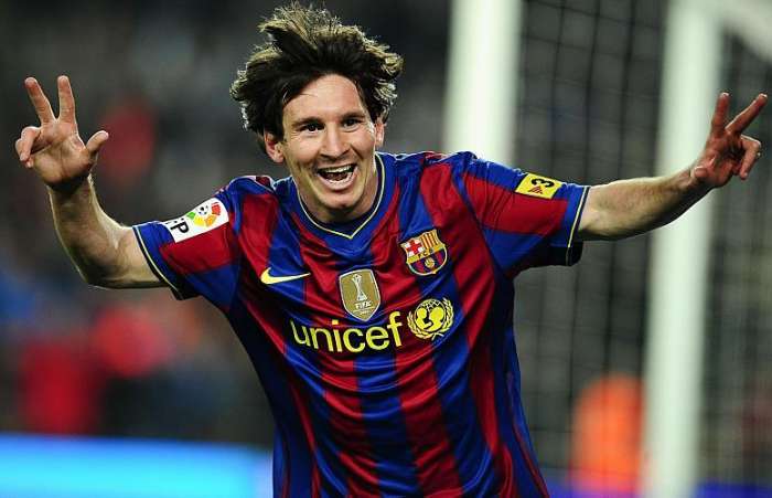 Lionel Messi comemora seu gol na vitória do Barcelona por 3 a 0 sobre o Valencia, pelo Espanhol