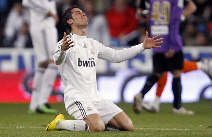 Cristiano Ronaldo faz e é expulso na vitória do Real Madrid sobre o Malaga