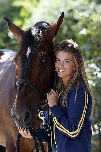 Conheça Luiza Almeida, representante do Brasil no hipismo olímpico