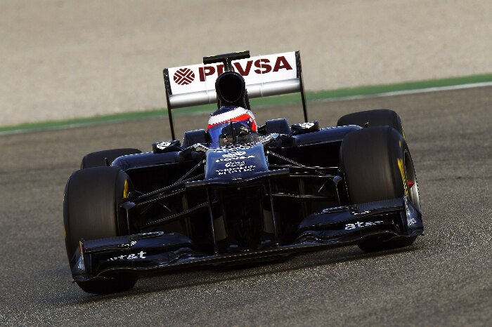 Rubens Barrichello acelera o Williams FW33 em Valencia (ESP), novo modelo para a Fórmula 1 2011