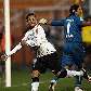 Dentinho comemora gol de pênalti para o Corinthians sobre o Botafogo Dentinho comemora gol de pênalti para o Corinthians sobre o Botafogo