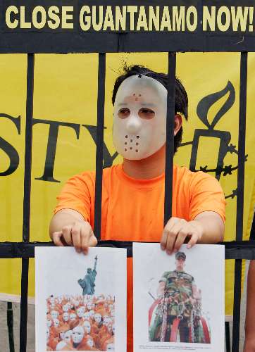 Protesto em Manila contra o presídio de Guantánamo
