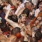 Cerca de 45 mil jovens participaram da batalha de tomates deste ano