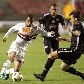 Lucas encara a marcação do jogador do Libertad, na Sul-Americana Lucas encara a marcação do jogador do Libertad, na Sul-Americana