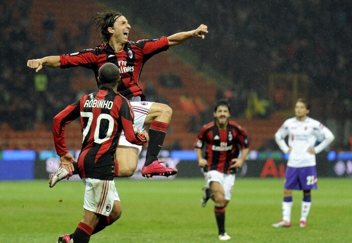 Ibrahimovic comemora gol para o Milan que garantiu o 1 a 0 sobre a Fiorentina, no Italiano