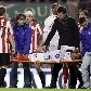 Luís Fabiano deixa o gramado de maca na derrota do Sevilla pelo Espanhol Luís Fabiano deixa o gramado de maca na derrota do Sevilla pelo Espanhol