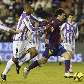 Lionel Messi vence marcação durante vitória do Barcelona sobre o Valladolid por 3 a 0 Lionel Messi vence marcação durante vitória do Barcelona sobre o Valladolid por 3 a 0