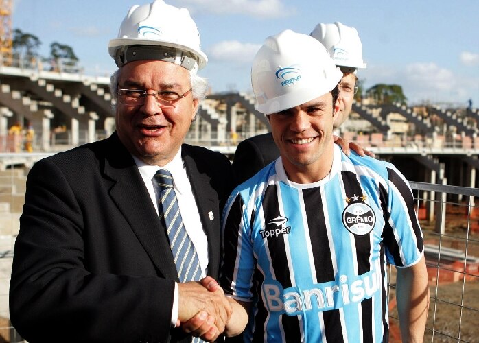 Confira como foi a carreira do atacante Kleber