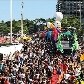 Parada Gay reúne milhares na orla de Copacabana