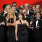 Tina Fey, junto com o elenco, recebe Emmy de Melhor Série de Comédia por Tina Fey, junto com o elenco, recebe Emmy de Melhor Série de Comédia por