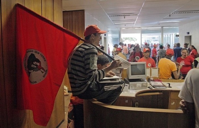 MST ocupa prédio do Ministério do Desenvolvimento Agrário