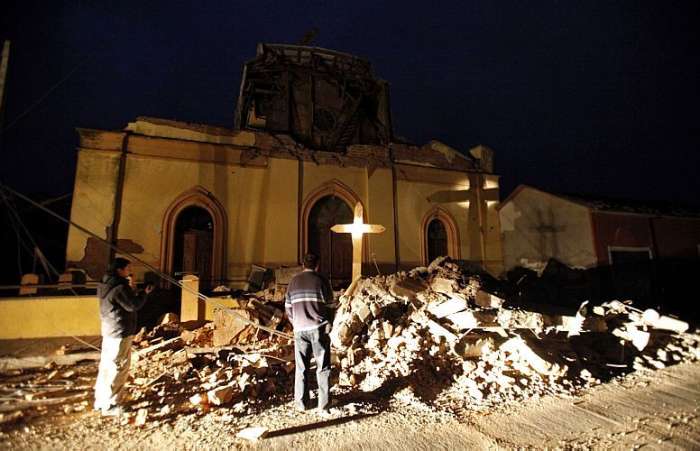 Catedral de Chanco, a 290 km de Santiago, foi parcialmente destruída