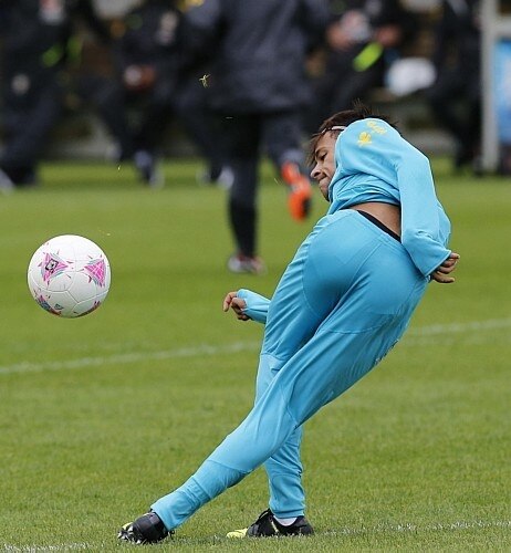 Neymar se prepara para último teste da seleção antes da estreia nos Jogos de Londres