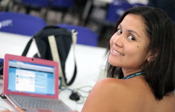 O que uma menina nerd carrega na mala da Campus Party?