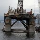 Plataforma de petróleo inclina na Baía de Guanabara