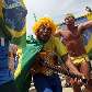 Cariocas fazem festa na praia de Copacabana para comemorar Rio 2016