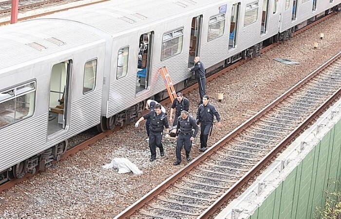 Acidente entre trens do Metrô deixa feridos em SP 