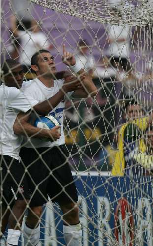 Corinthians vence