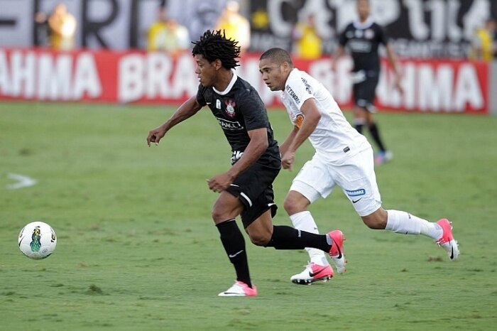 Santos recebe Corinthians dois meses após semifinal da Libertadores
