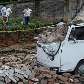 Queda do muro do mosteiro da Luz desaba e atinge carros estacionados no local
