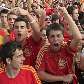 Em Madri, espanhóis torcem pela seleção em frente a um telão