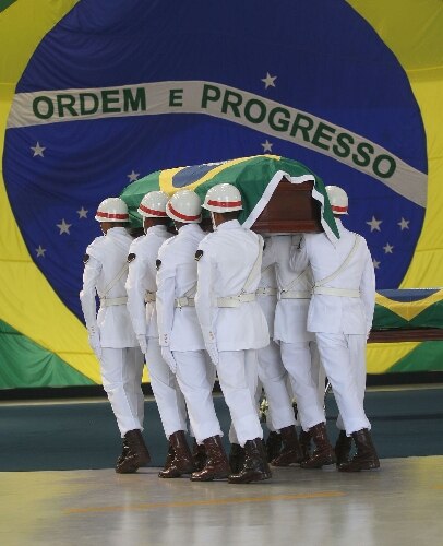 Militares brasileiros mortos em incêndio na Estação Antártida são homenageados 