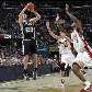 Ginobili marcado até pelo técnico do Cleveland Cavaliers, Mike Brown, em derrota do Spurs pela NBA