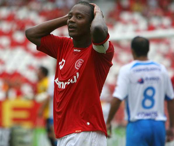 Andrezinho, do Internacional, lamenta gol perdido na eliminação para o Novo Hamburgo