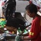 Coleta atrasa e lixo reciclável se acumula em SP