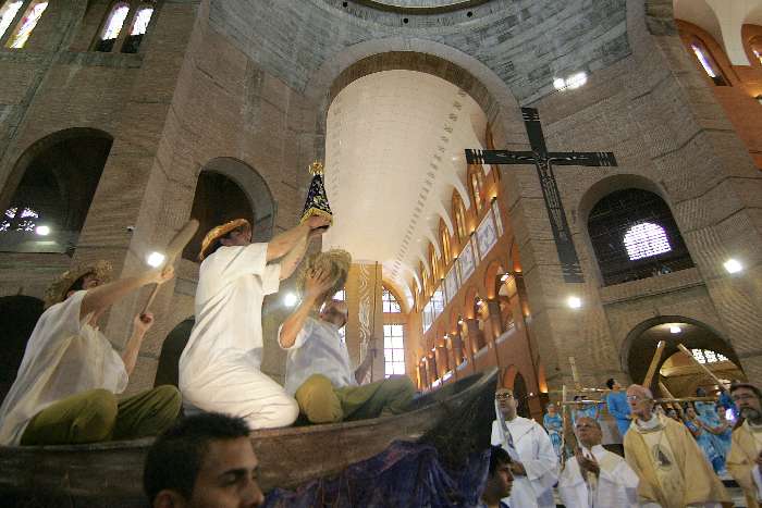 Nesse feriado, a cidade de Aparecida, a 180 km de São Paulo, espera a visita de 137 mil pessoas