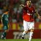 Guinãzu comemora seu gol em Internacional 4 x 0 Goiás no Beira-Rio