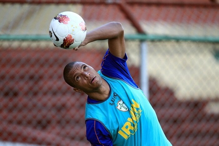 Dida foi apresentado nesta sexta como jogador da Portuguesa. Relembre a trajetória dele.