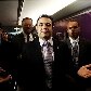 Bruno Gagliasso e Matheus Nachtergaele se beijam em protesto contra Feliciano