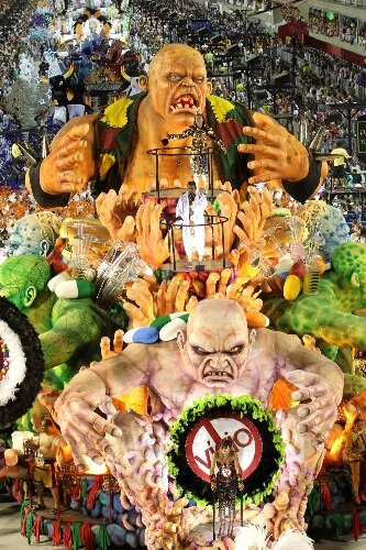 Os melhores momentos da segunda noite de carnaval no Rio de Janeiro