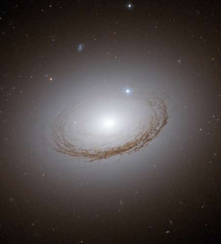 O Telescópio Hubble capturou esta imagem de NGC 7049 na constelação de Indus