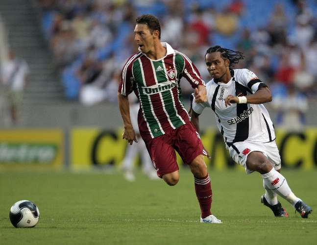 Clássico entre Flu e Vasco termina no empate